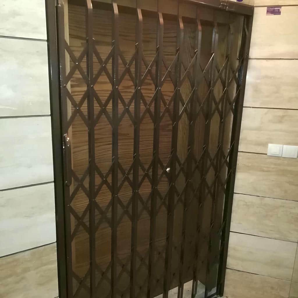 مشاوره انتخاب درب آکاردئونی شیک قفل دار