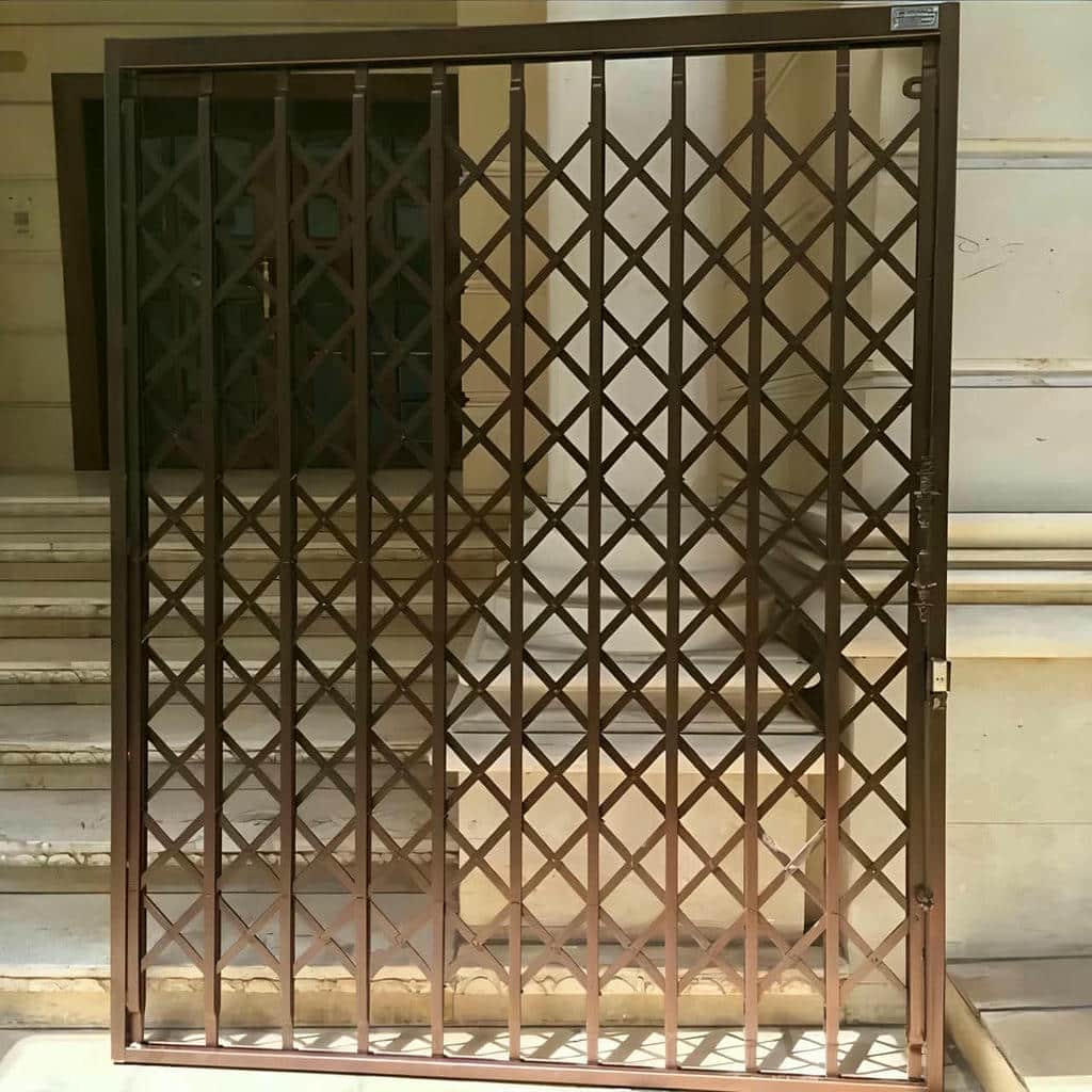ساخت حفاظ آکاردئونی ورودی مجتمع دوطرفه
