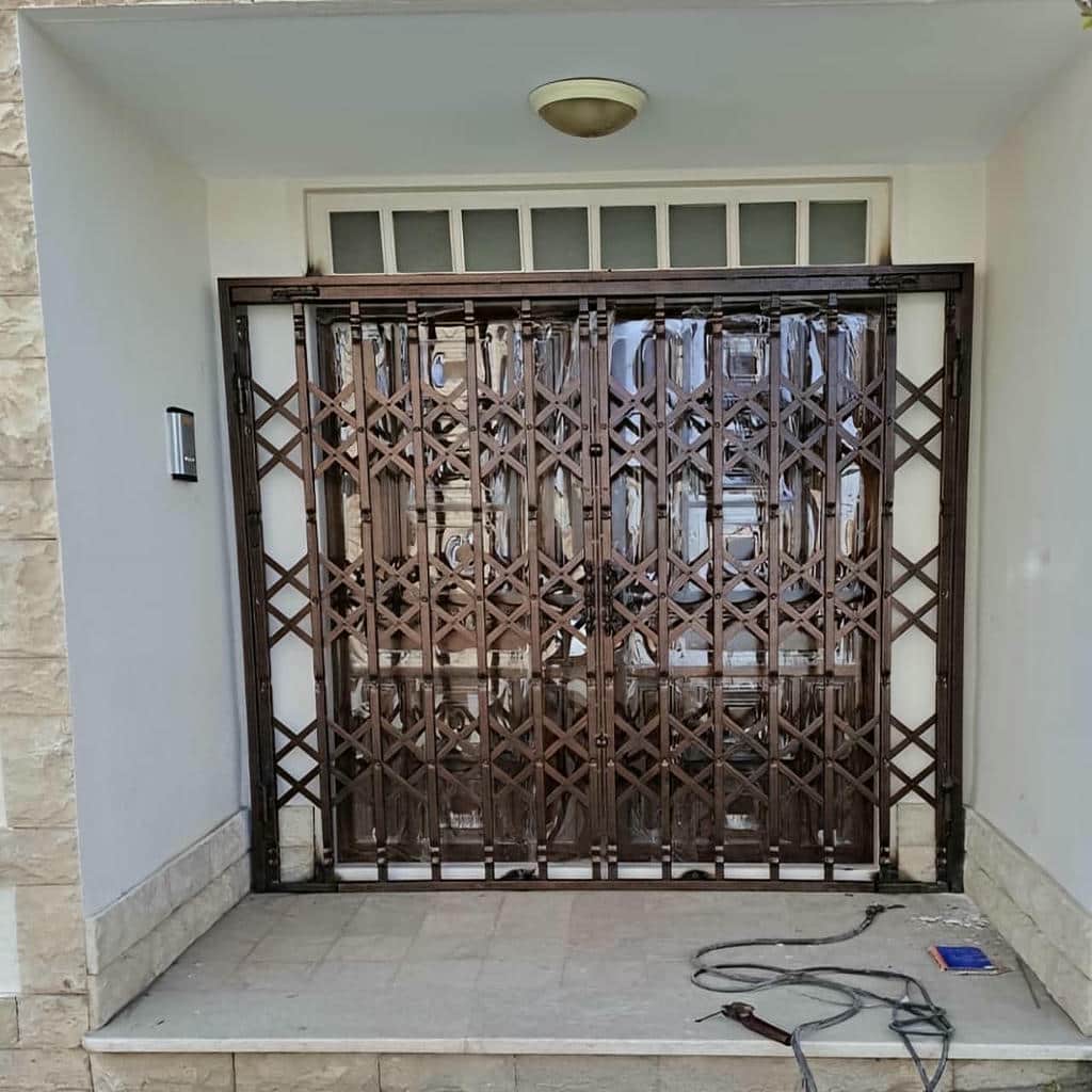 اجرای حفاظ آکاردئونی کم جا راهرو باریک