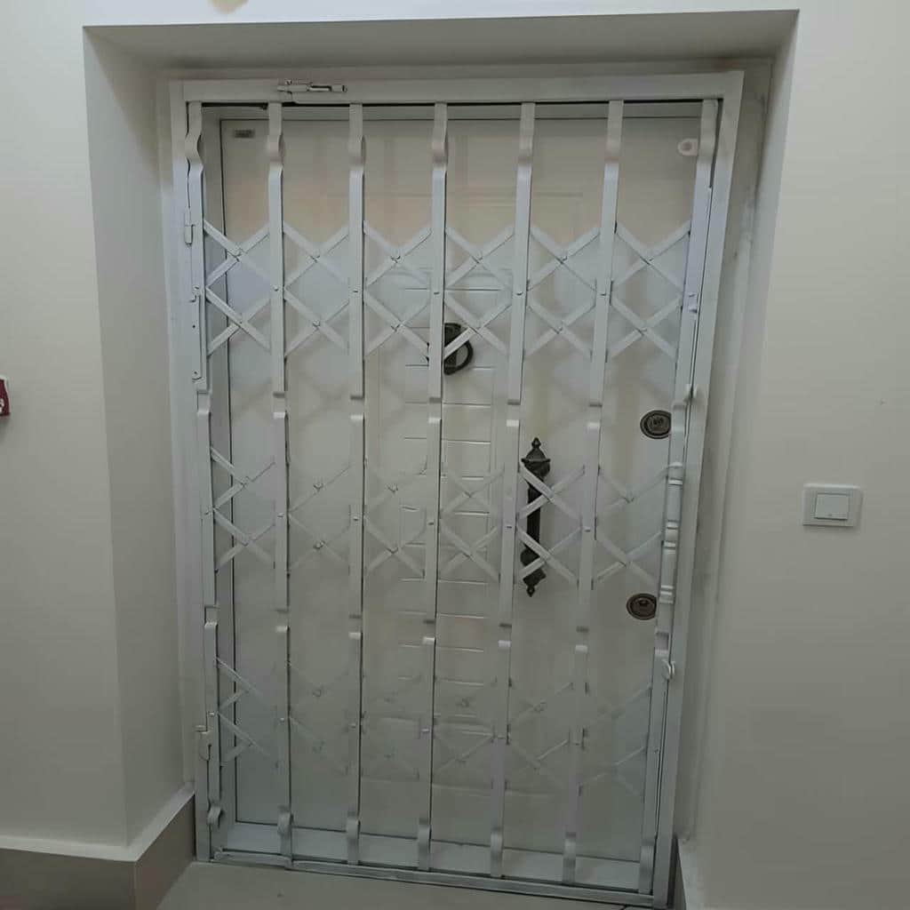 ساخت درب آکاردئونی طلایی سلطنتی گل‌دار