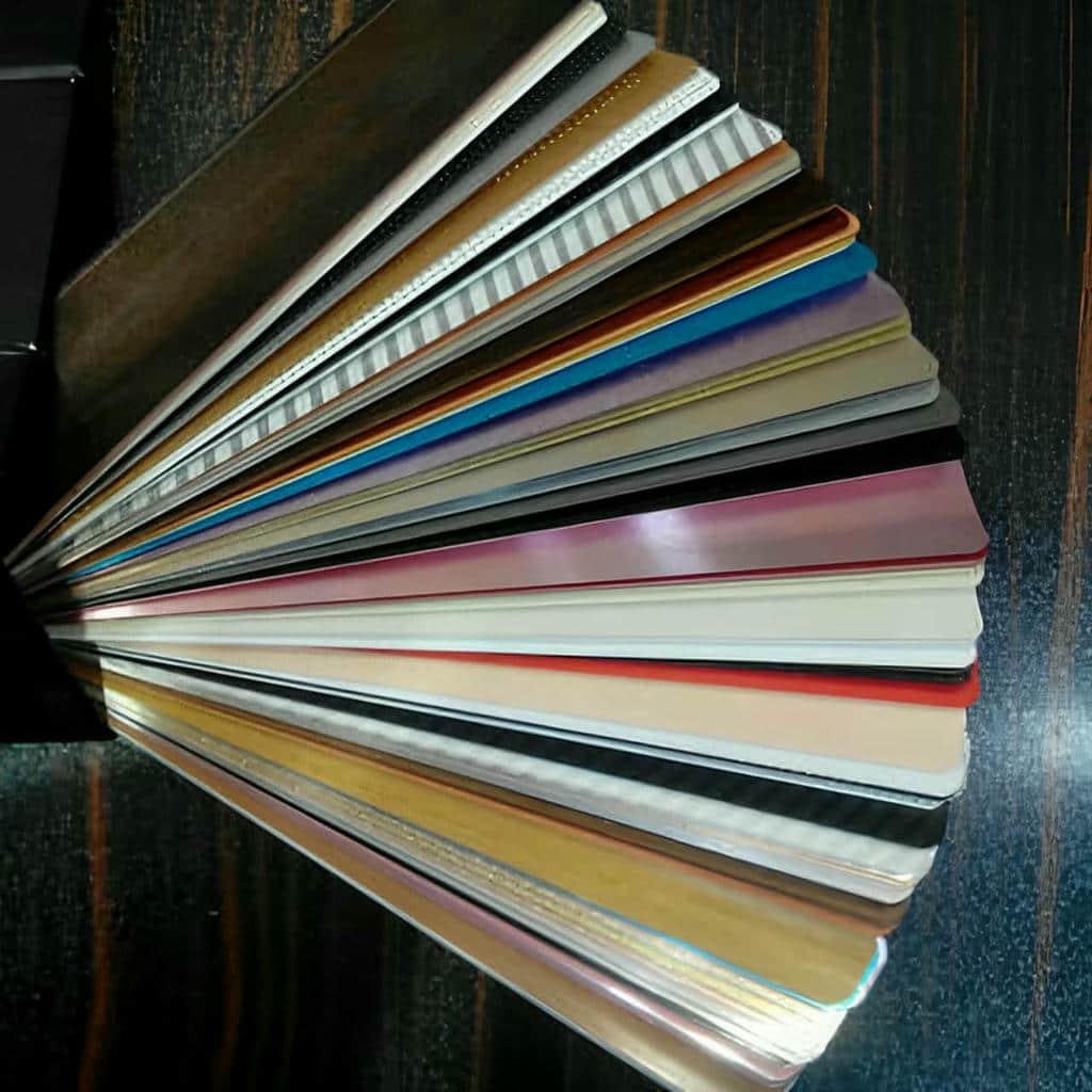 اجرای کرکره برقی آلومینیومی دو پل طرح چوب