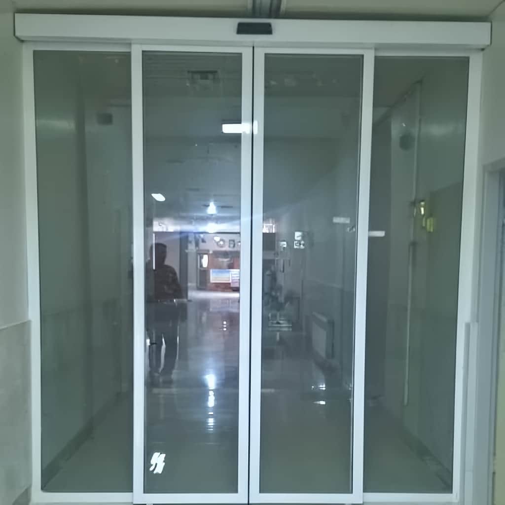 خدمات اندازه گیری درب شیشه ای کم صدا