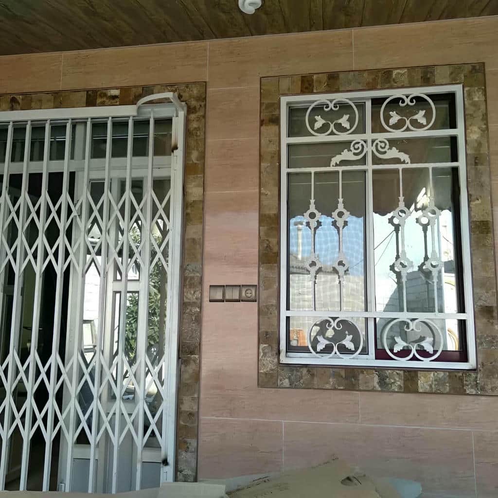 ساخت حفاظ پنجره بالکن شبکه مربعی