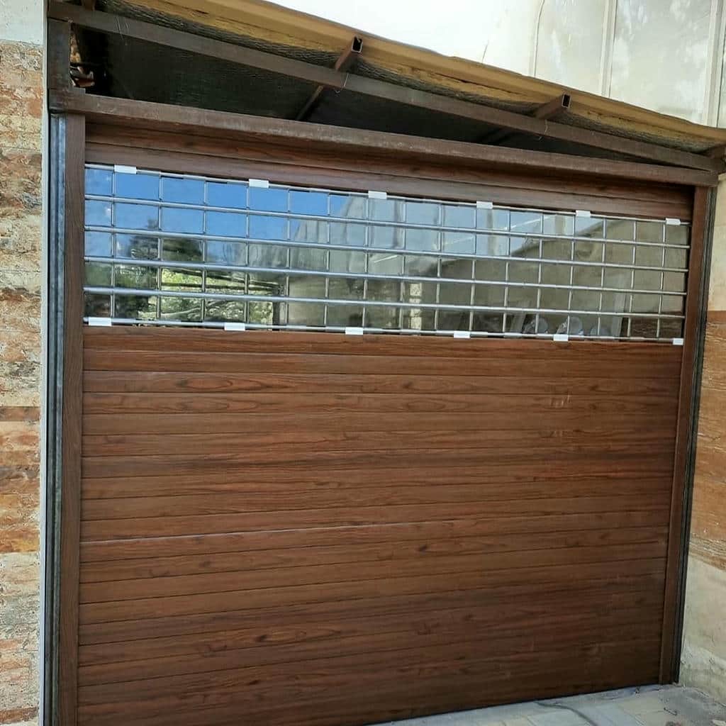 خرید کرکره برقی مدرن نمای تجاری مینیمال