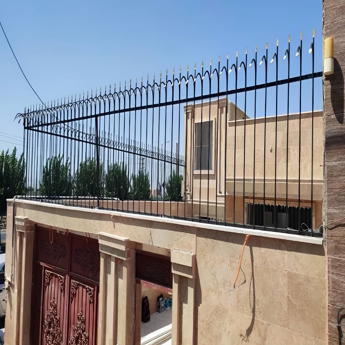 حفاظ دیوار سرنیزه ای