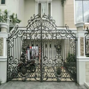 14 مدل درب ویلایی قاب دار محوطه
