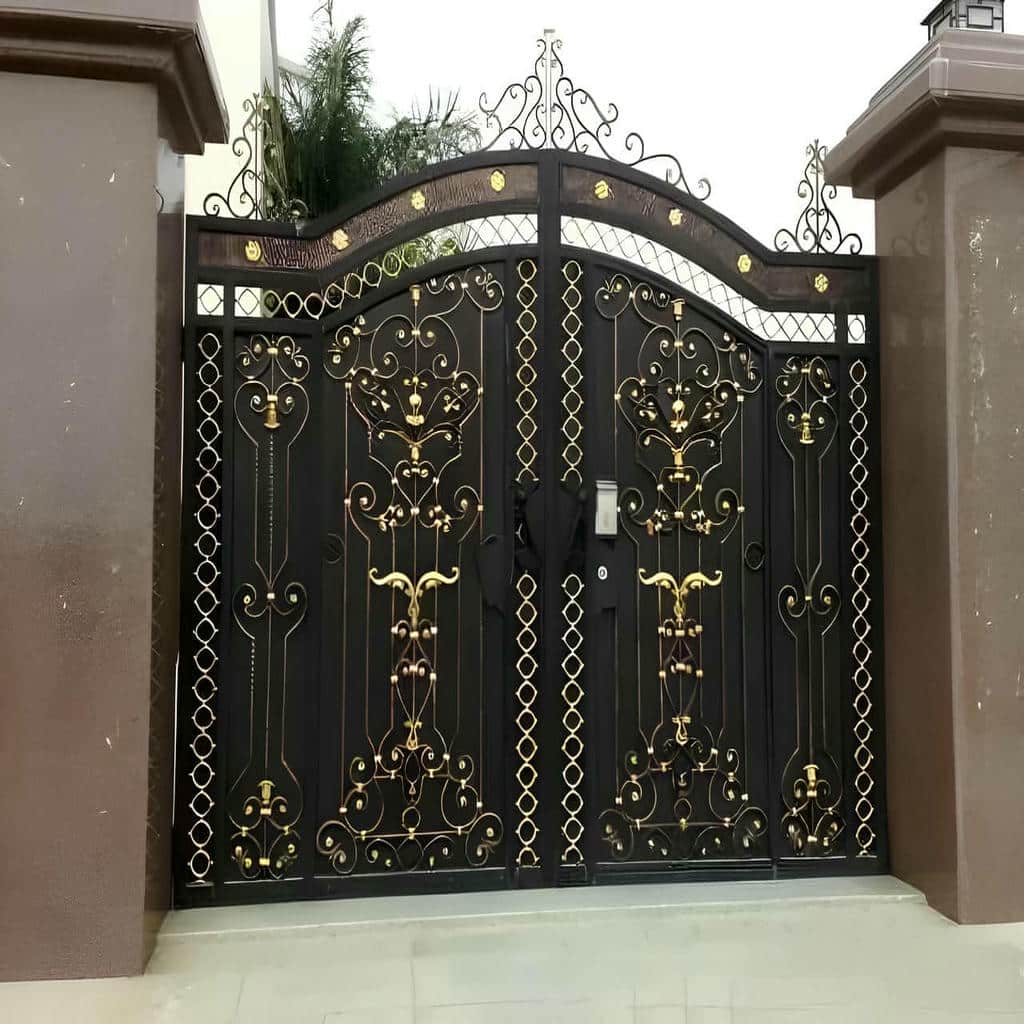 اجرای درب پارکینگ طرح چوب ترموود اتوماتیک