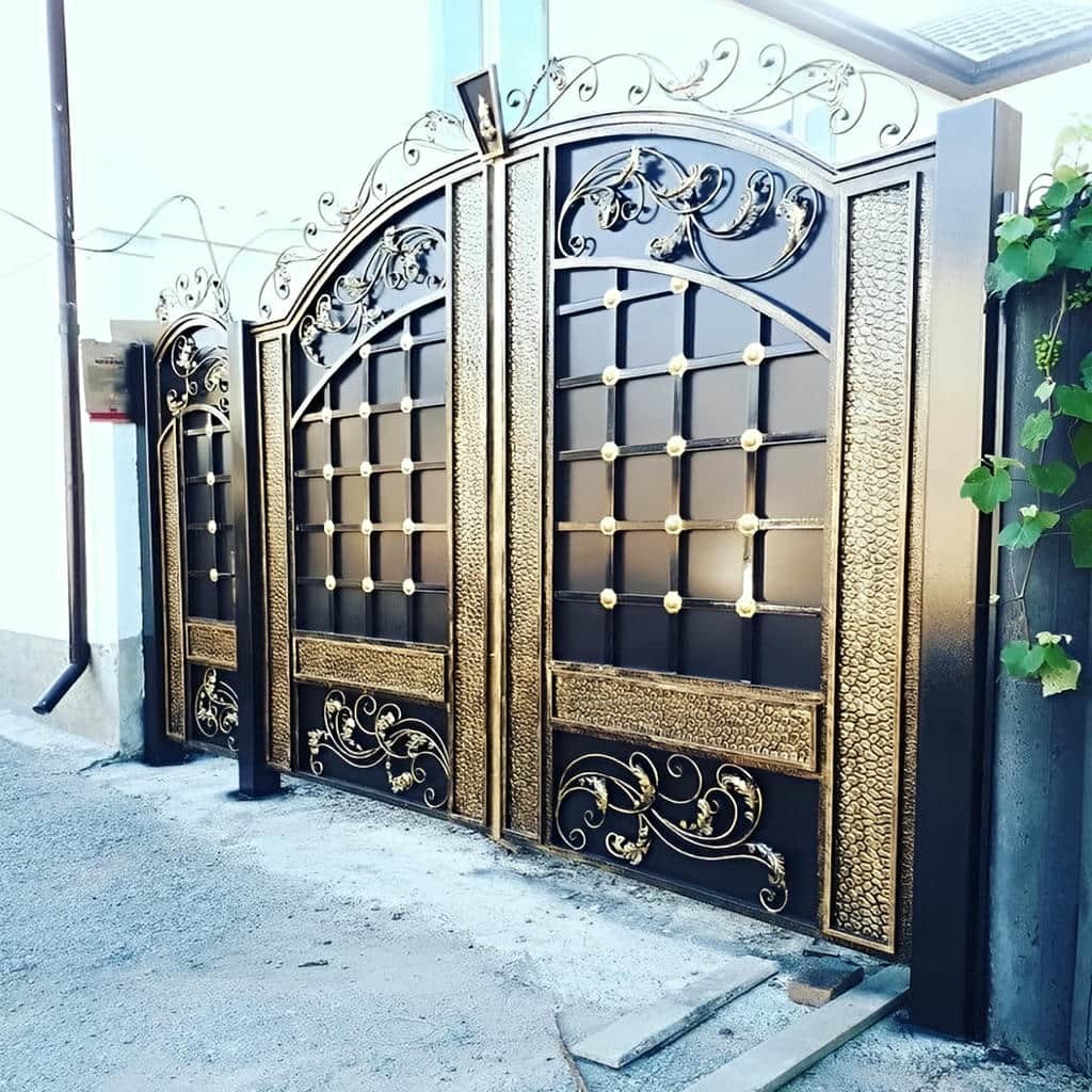6 طرح درب ویلایی فرفورژه نمای رومی