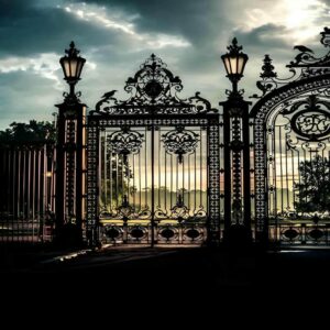 10 مدل درب حیاط فرفورژه نمای رومی