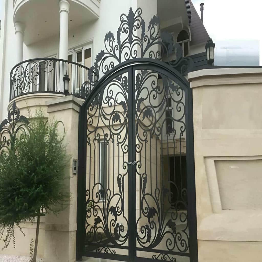 مدل کلاسیک درب پارکینگ فلزی فرفورژه