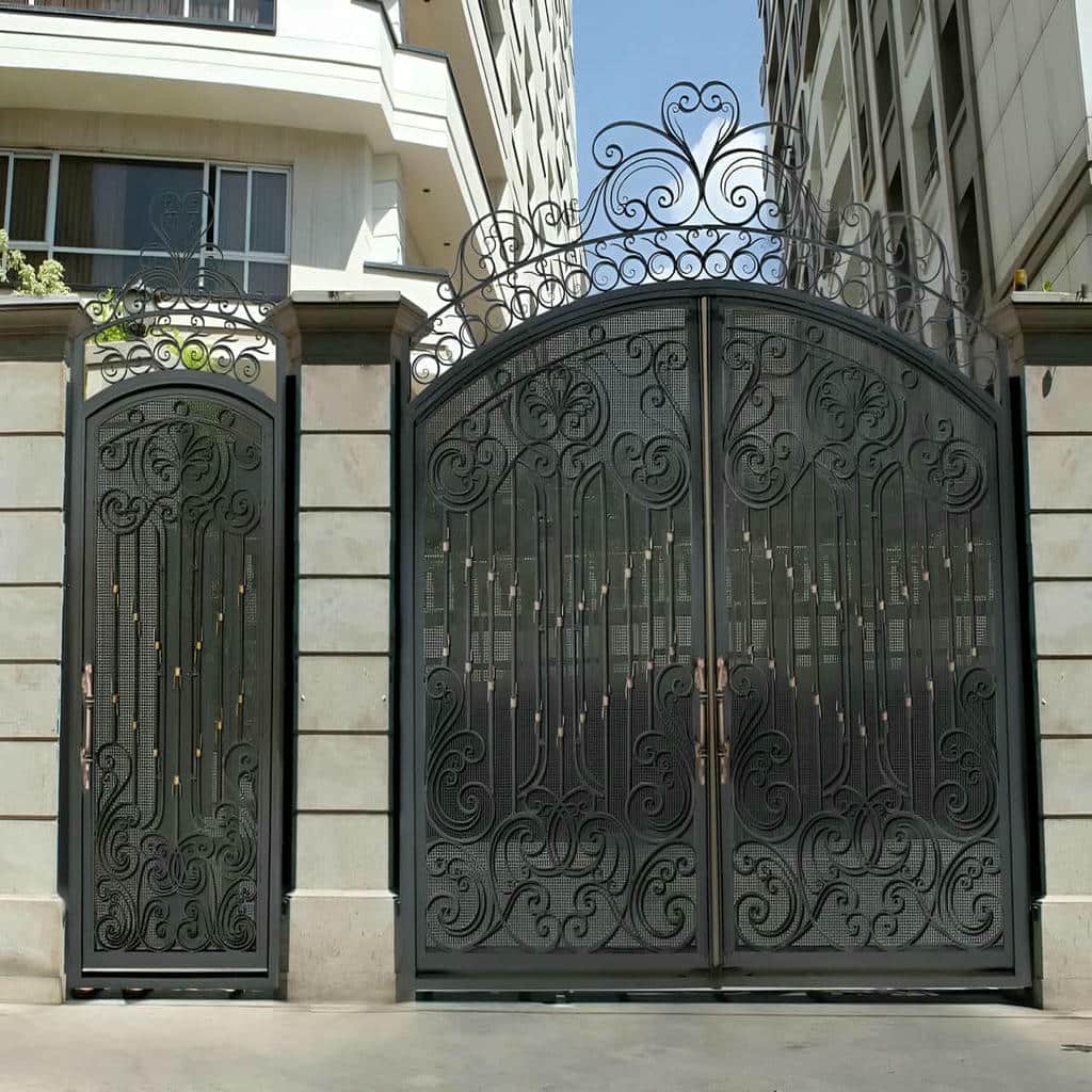 مشاوره انتخاب درب پارکینگ مدرن پنل مشبک