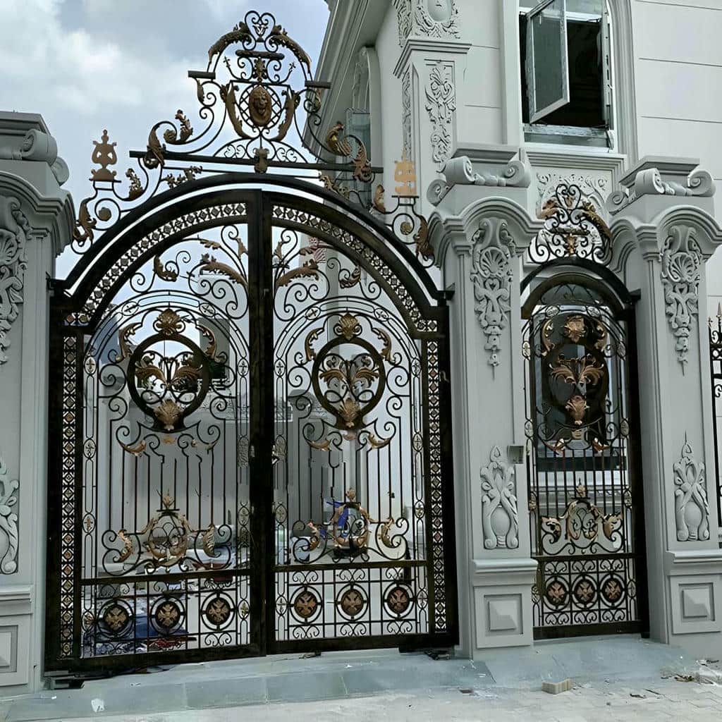 درب حیاط ویلایی قوسی مدل کم‌خیز