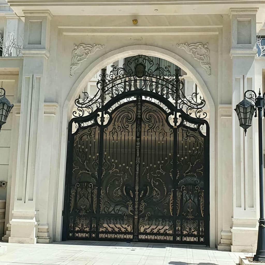 8 مدل درب حیاط نمای آجری