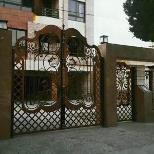 14 مدل درب آهنی ساده قاب دار