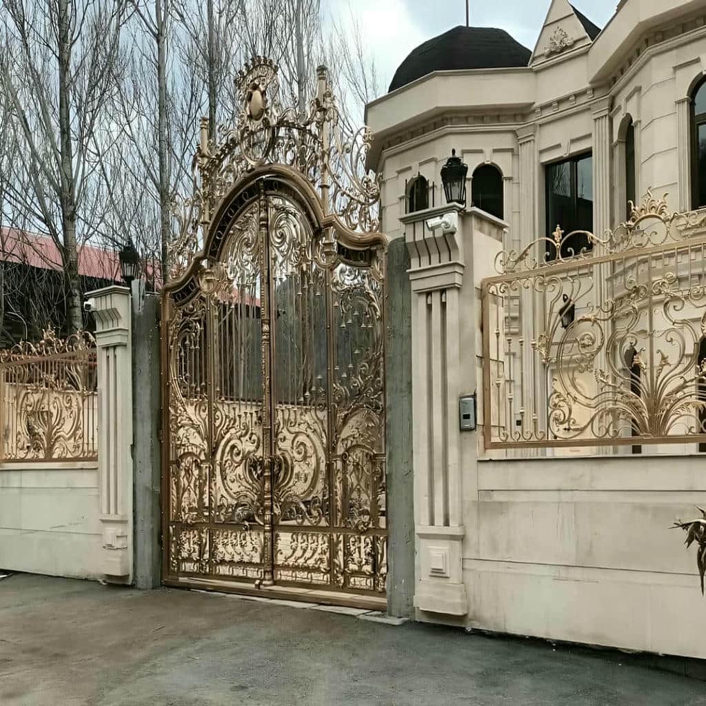 14 طرح درب حیاط مشبک نورگیر