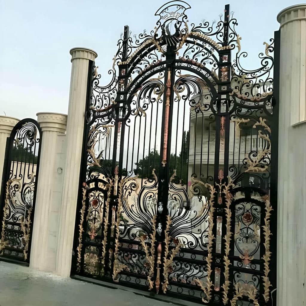 13 نمونه درب پارکینگ مدرن پنل مشبک