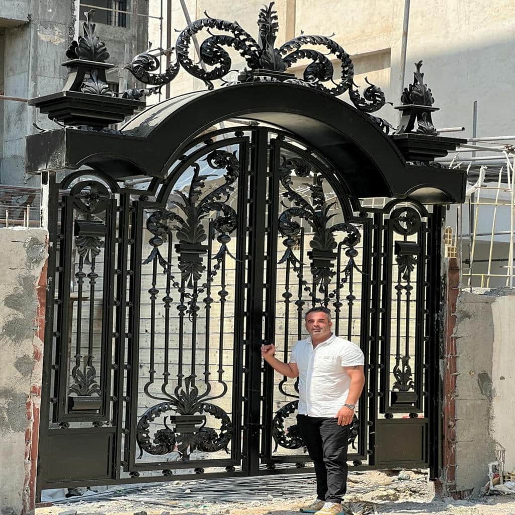 ساخت درب حیاط پانل دار با ورق فلزی
