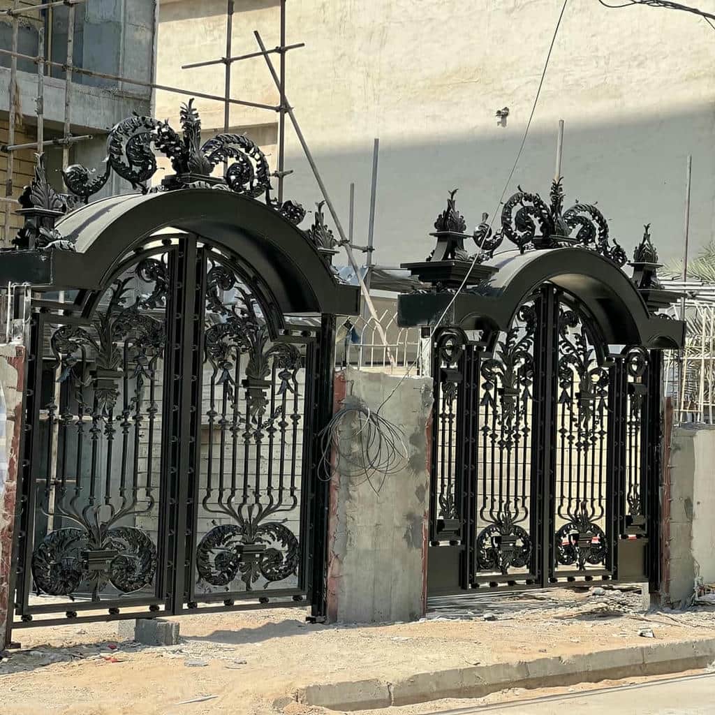 درب پارکینگ مدرن پنل مشبک با شبکه کششی