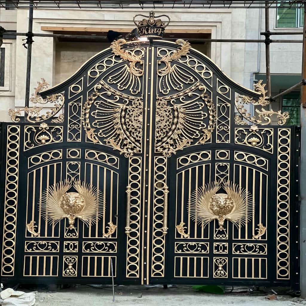 تولید درب حیاط کتیبه دار مدرن
