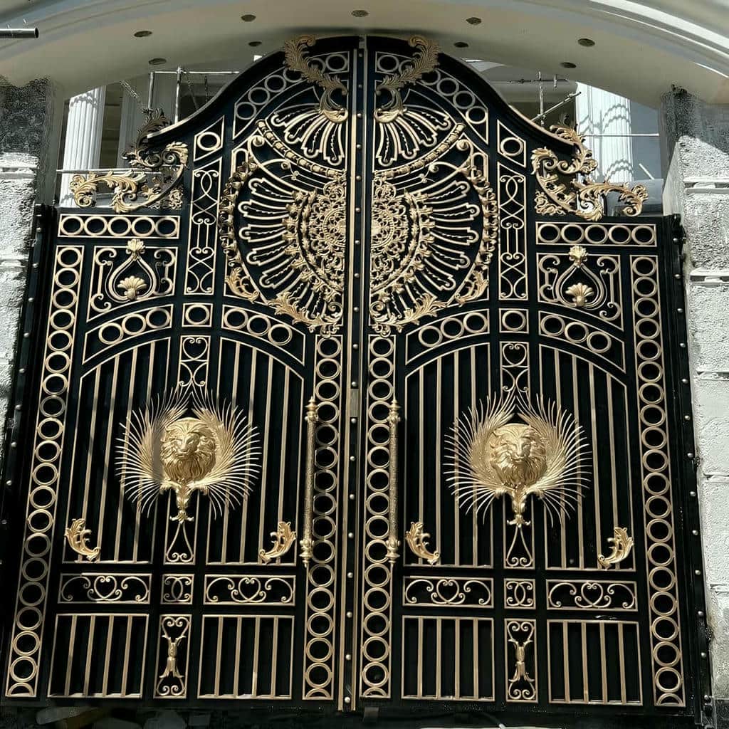 درب پارکینگ دو لنگه عریض با خطوط افقی