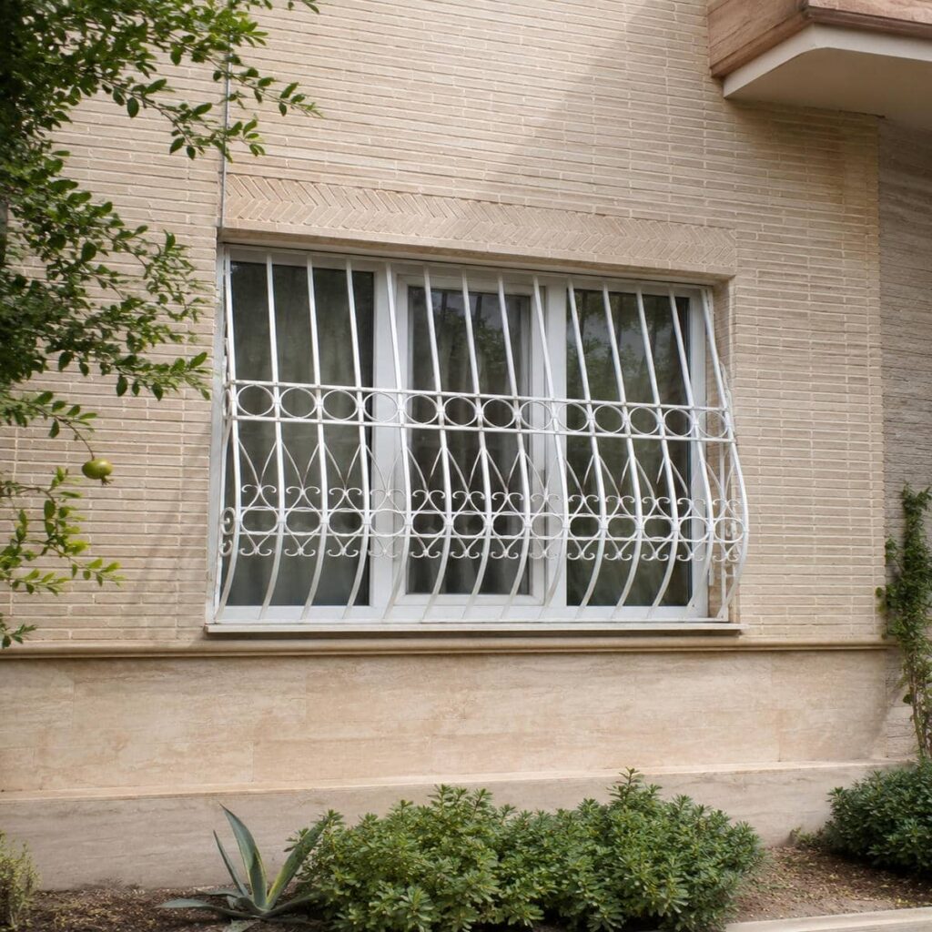 سفارش حفاظ پنجره رنگی کوره ای آبی