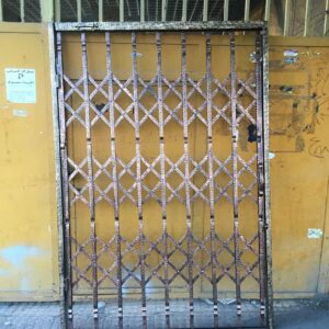 9 طرح درب آکاردئونی سه گل تسمه