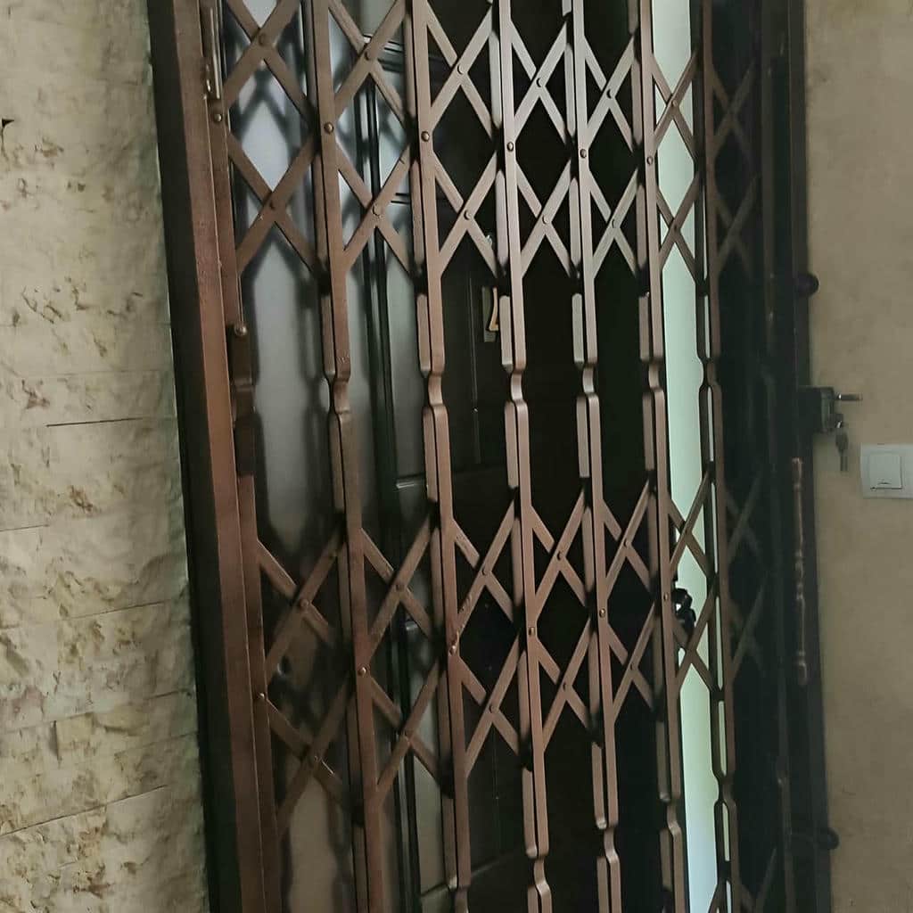 گارد درب آپارتمان سفارشی با پوشش مقاوم