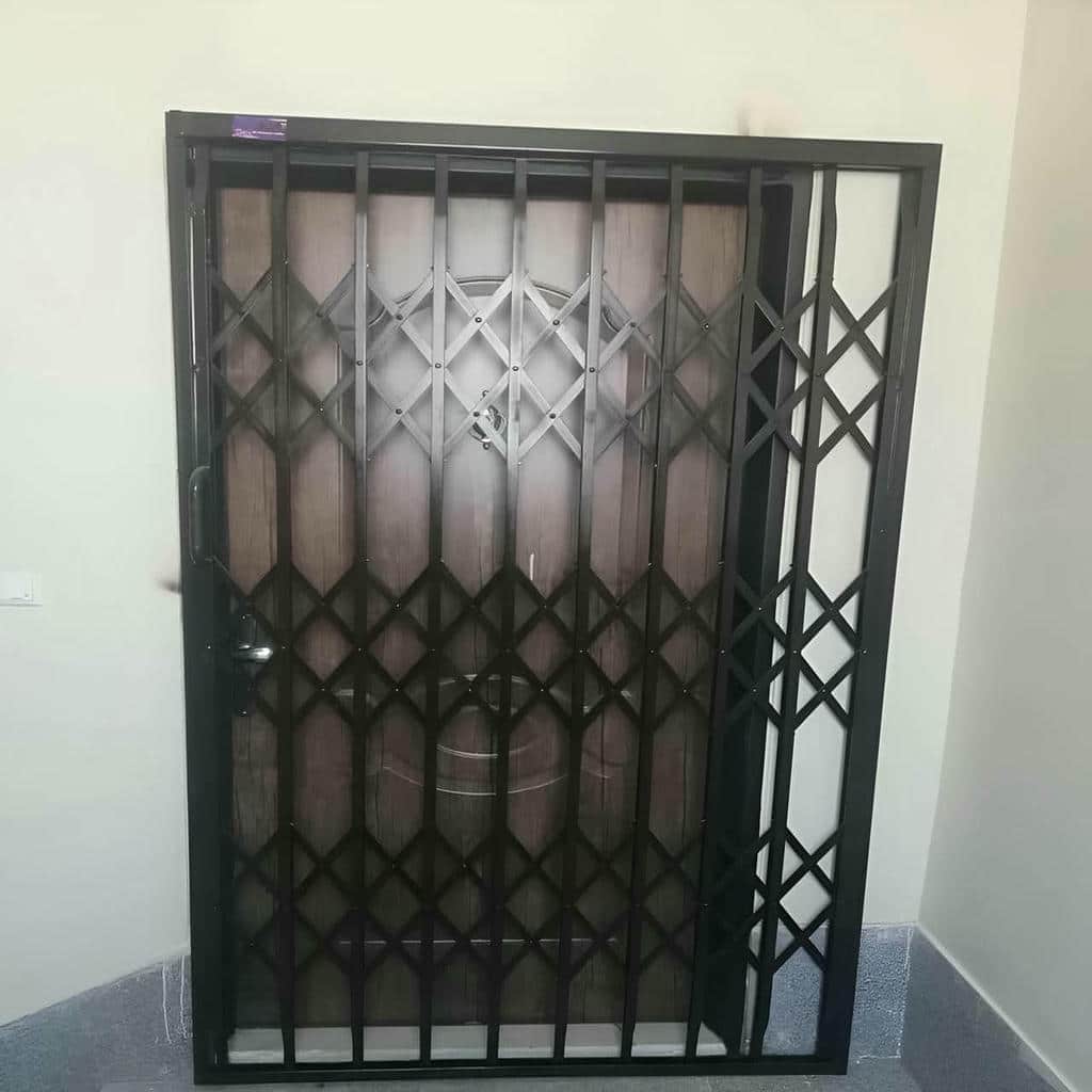 محافظ آکاردئونی ورودی ساختمان با طراحی کاربردی