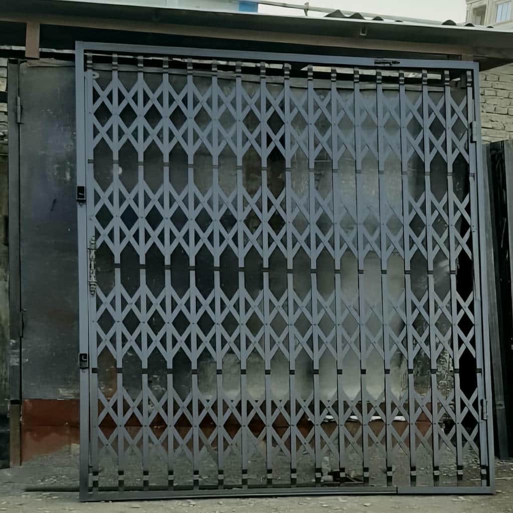 نرده آکاردئونی فلزی ورودی ساختمان