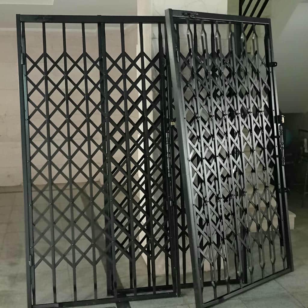 محافظ ورودی ساختمان مسکونی