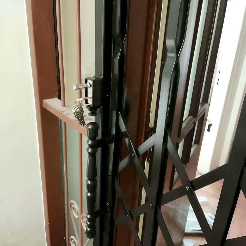 درب آکاردئونی آپارتمان فلزی با پوشش مقاوم