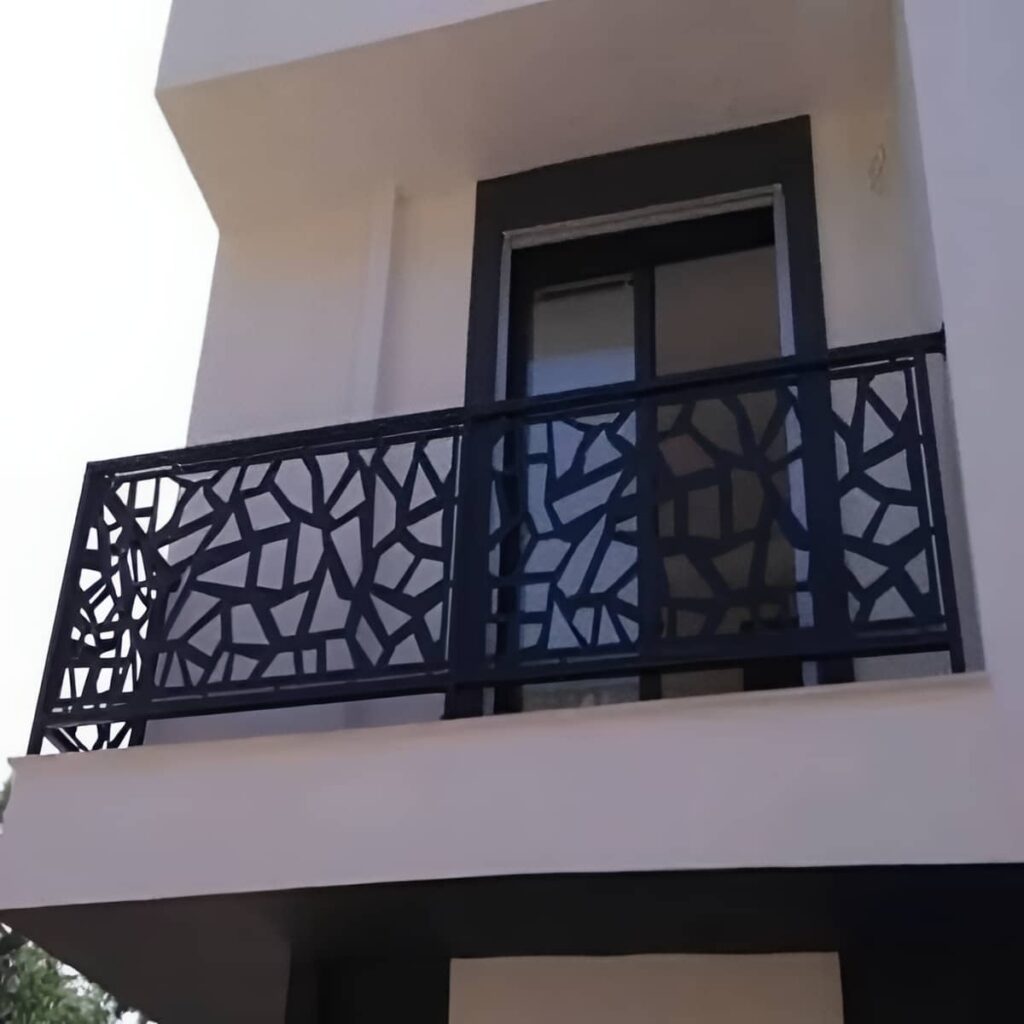 نرده چوبی راه پله مدرن