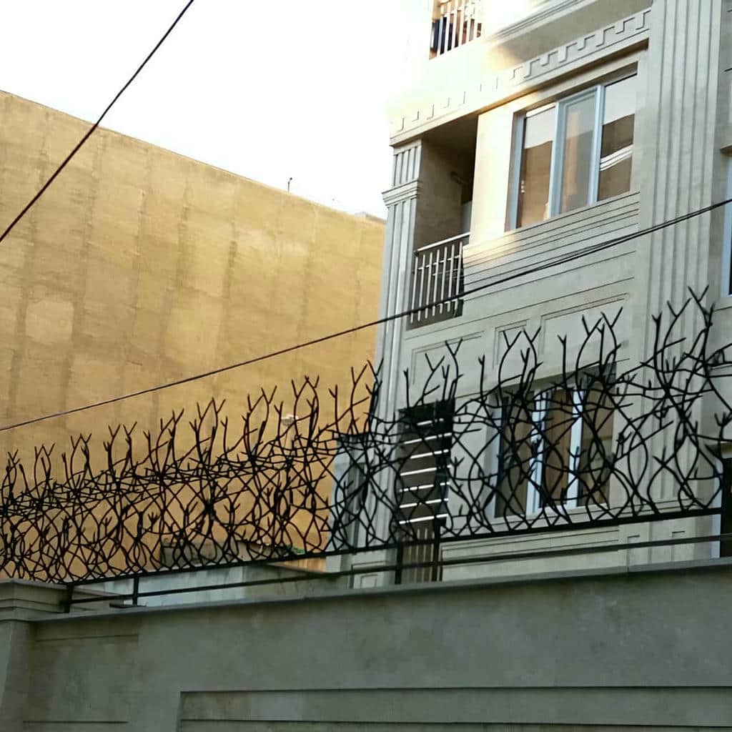 نرده حفاظ ساختمان ساده