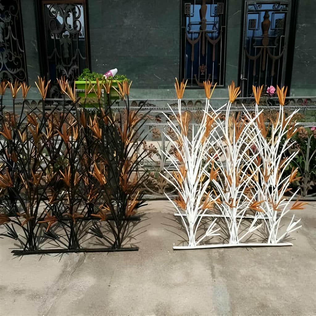 حفاظ روی دیوار با طراحی شاخه ای