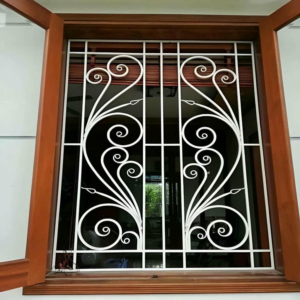 نرده پنجره فلزی ساختمان