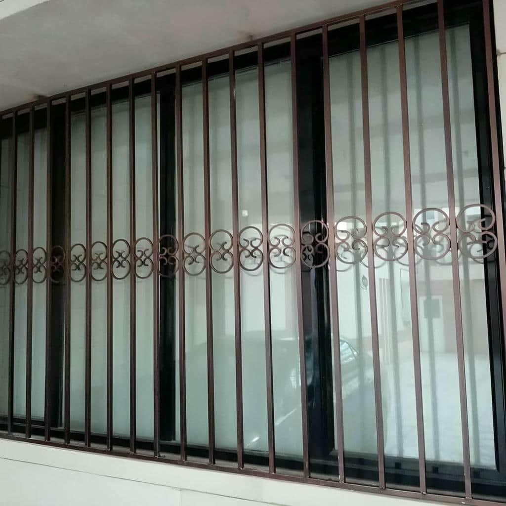 گارد پنجره مشکی