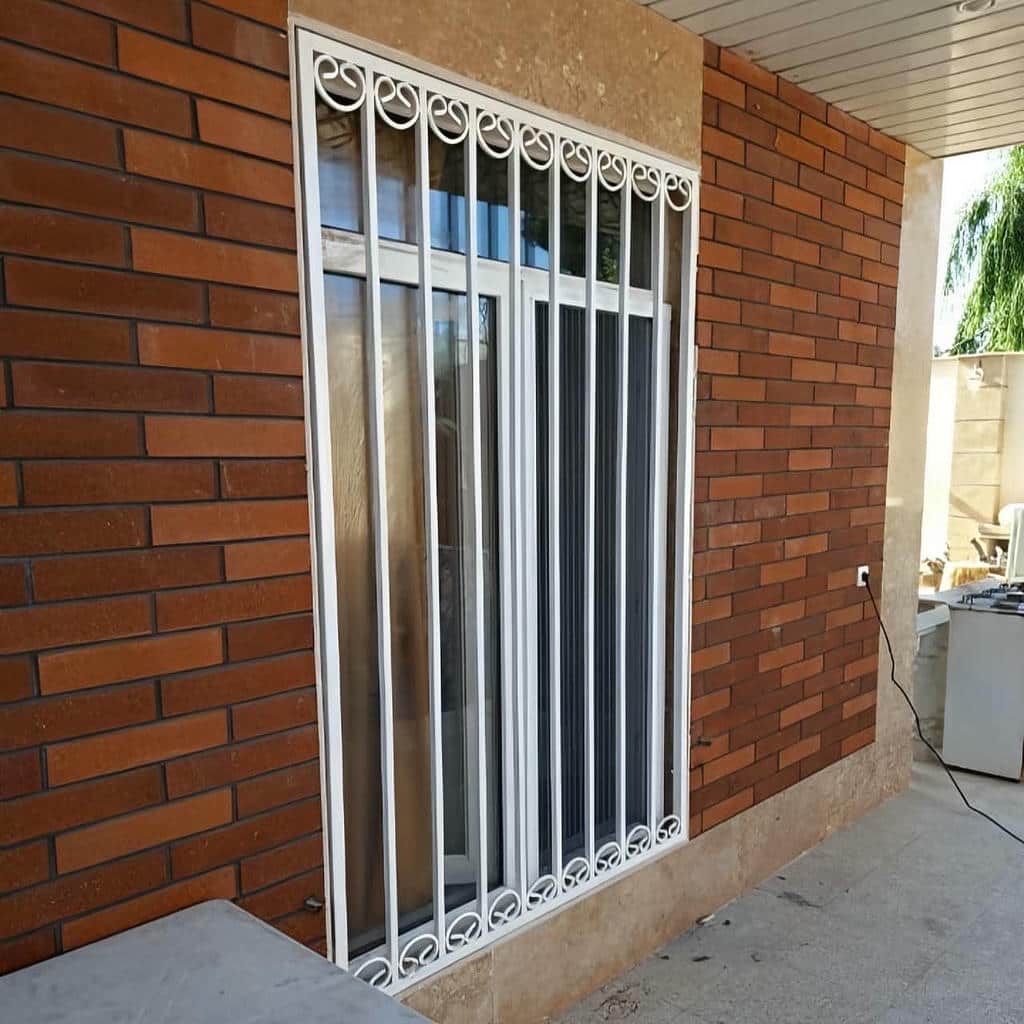 گارد پنجره ساختمان مدرن