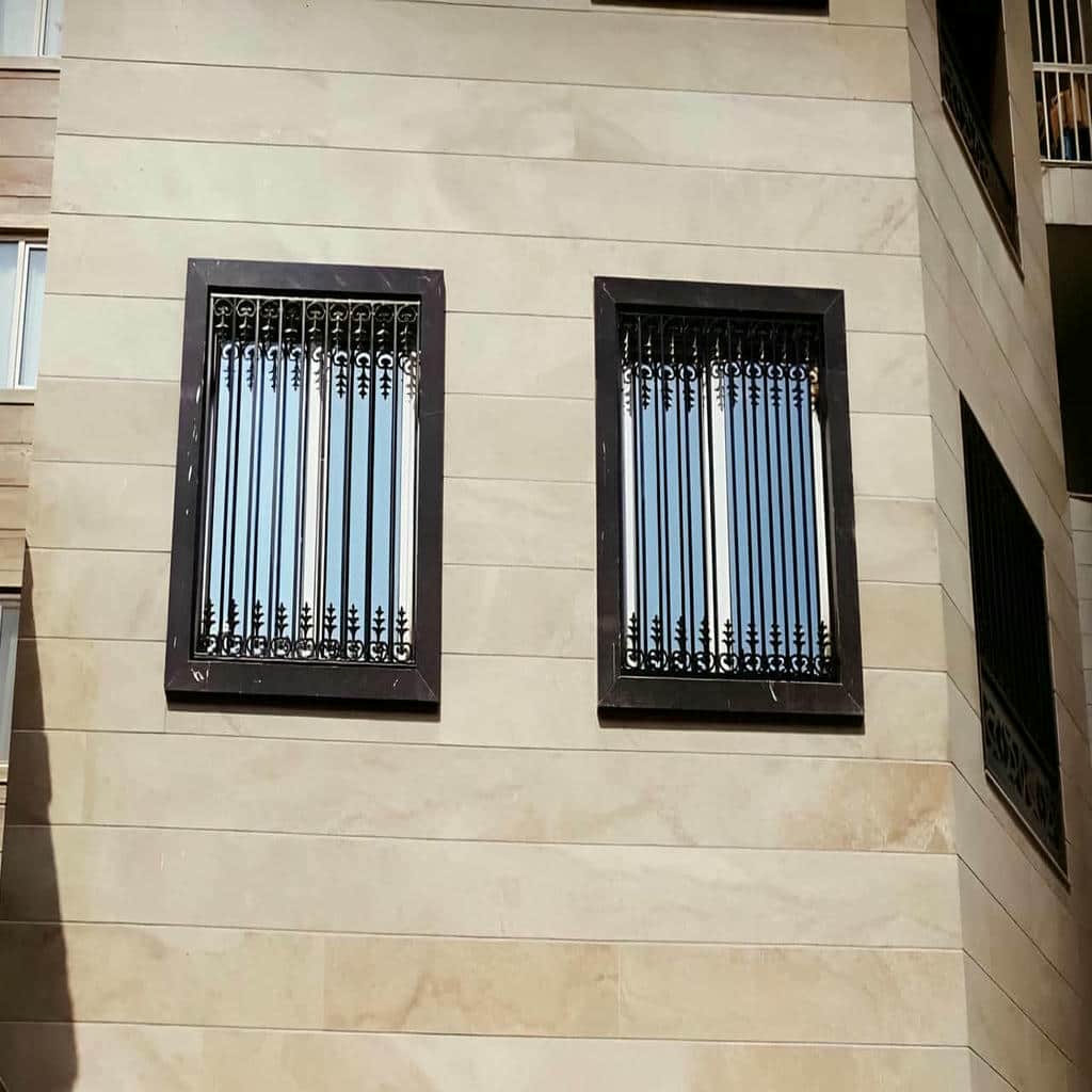 حفاظ پنجره طبقه همکف مقاوم
