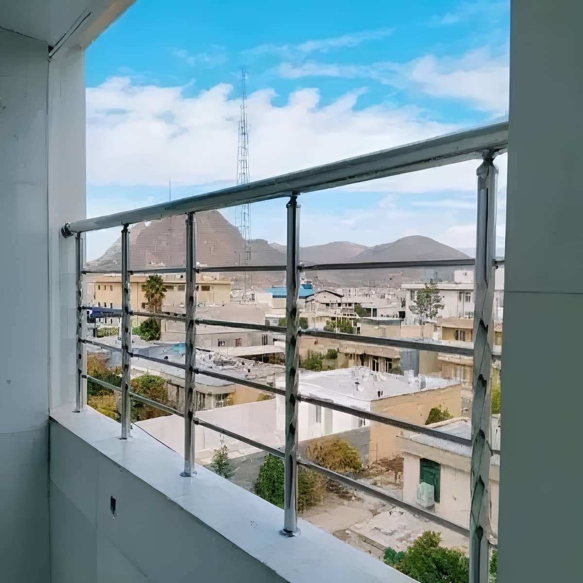 مرکز فروش حفاظ لبه بالکن سفارشی برای انتخاب مطمئن و نصب اصولی