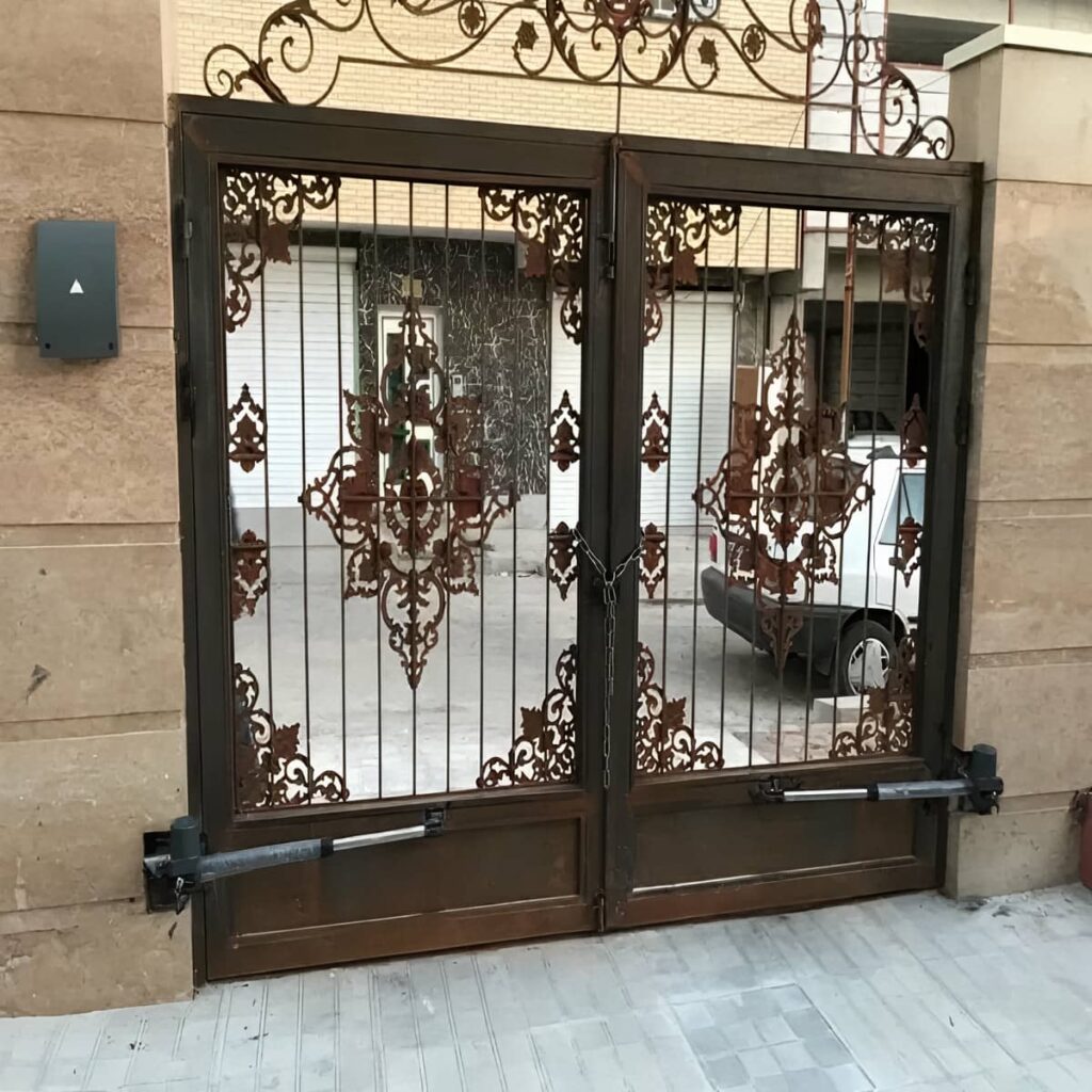 اپراتور پارکینگ کنترل خودرو