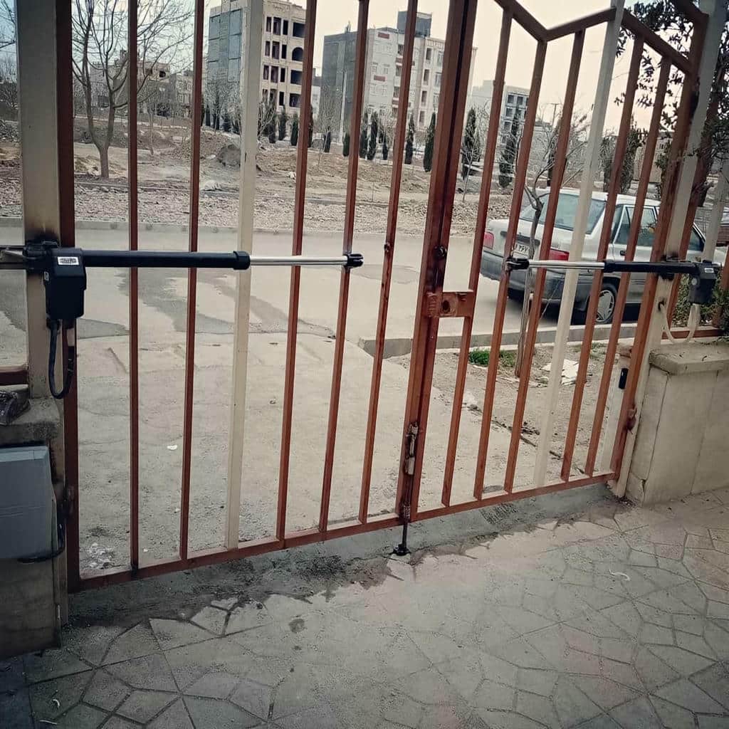 جک بازویی با کنترل دسترسی خودرو