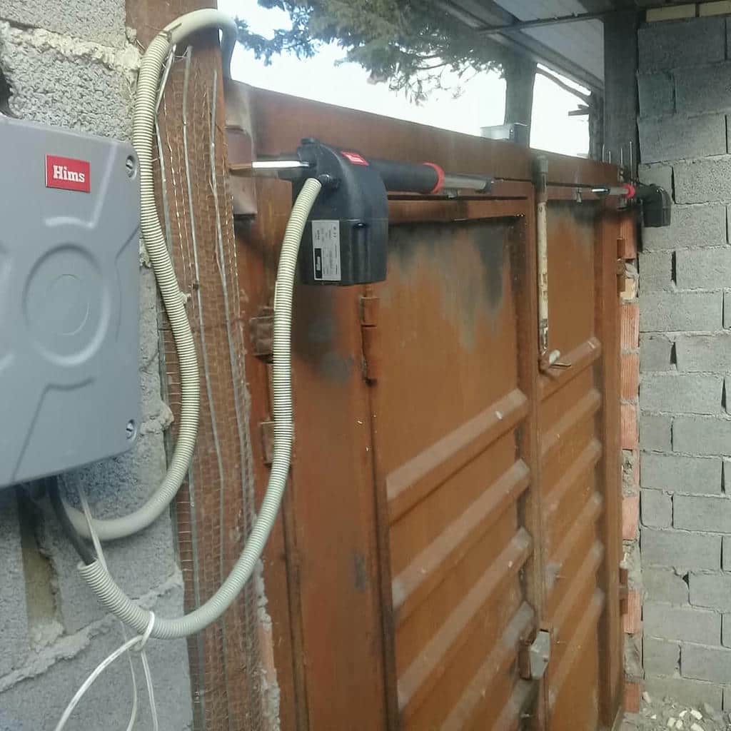جک پارکینگی ورودی ساختمان