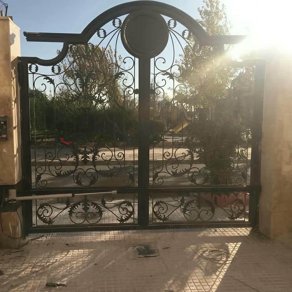 جک ریلی ورودی ساختمان