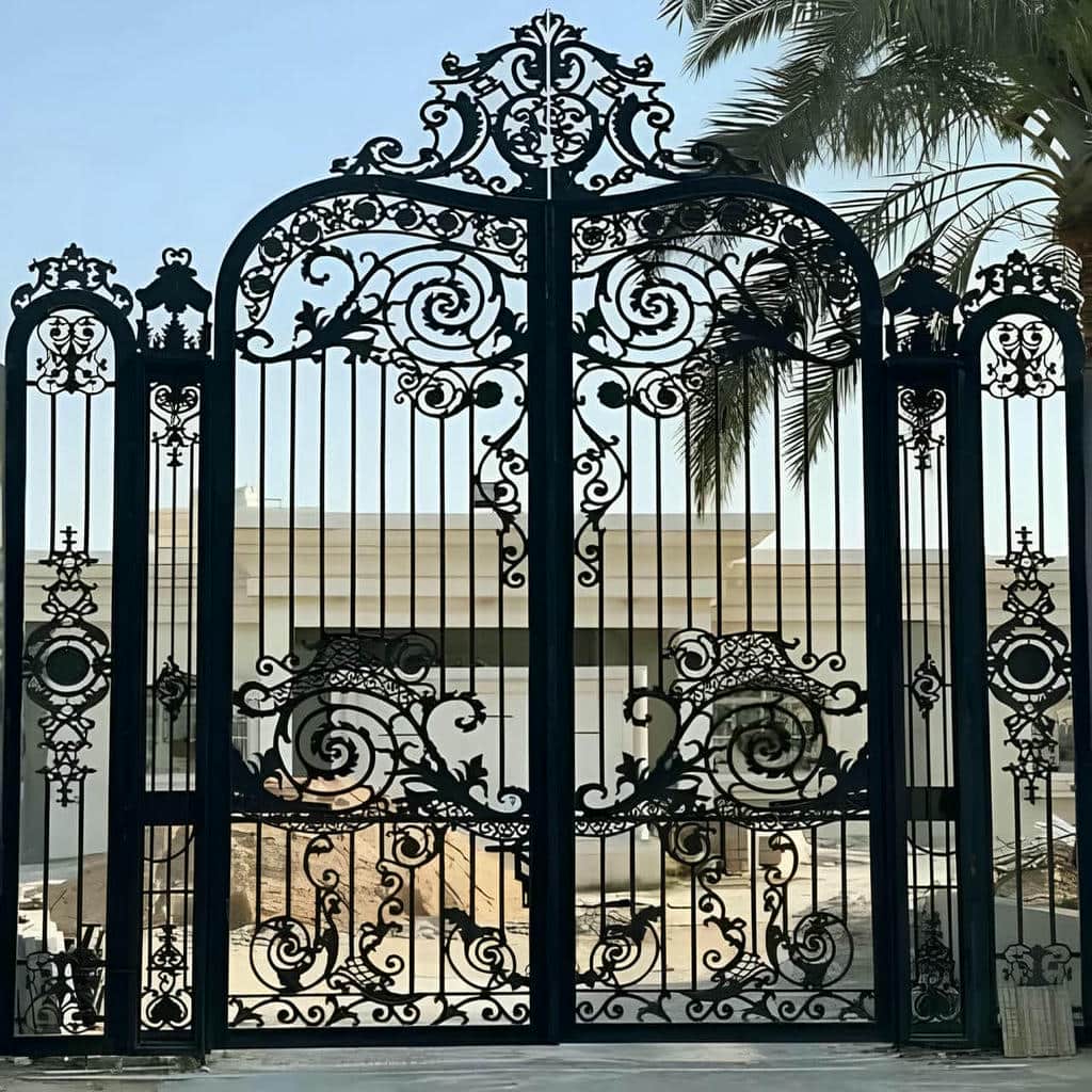 درب پارکینگ فلزی هماهنگ نما