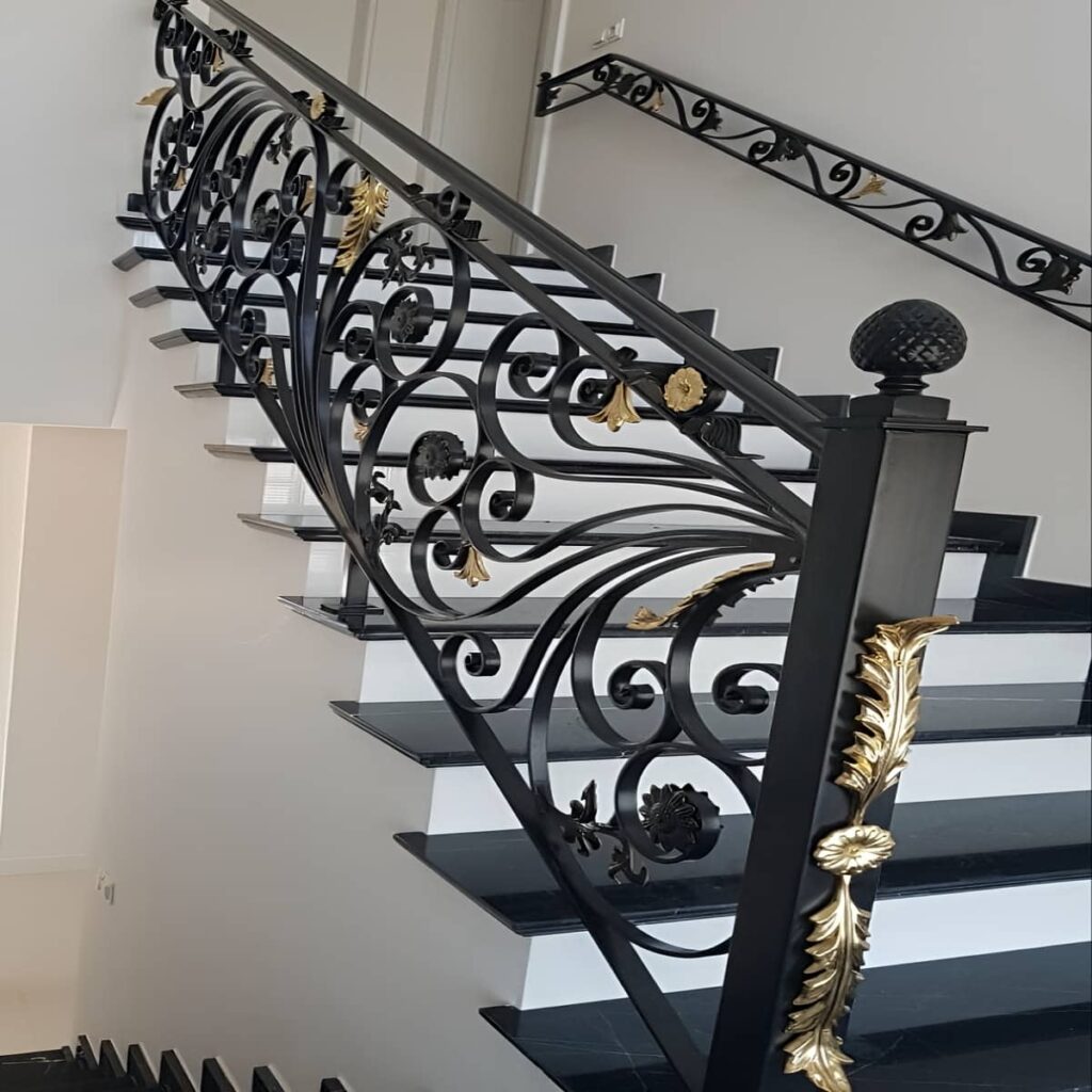 نرده راه پله طرح کلاسیک