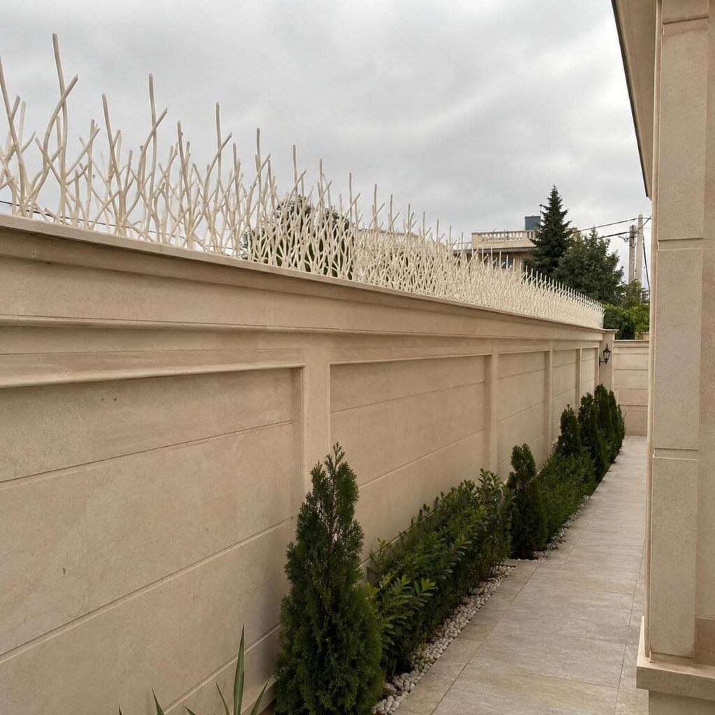 حفاظ سرنیزه ای فضای بیرونی ملک