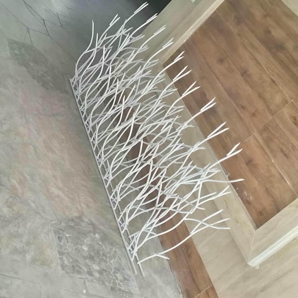 حفاظ دیوار رنگ شده کنار ورودی حیاط مشهد حفاظ دیوار رنگ شده کنار ورودی حیاط مشهد
