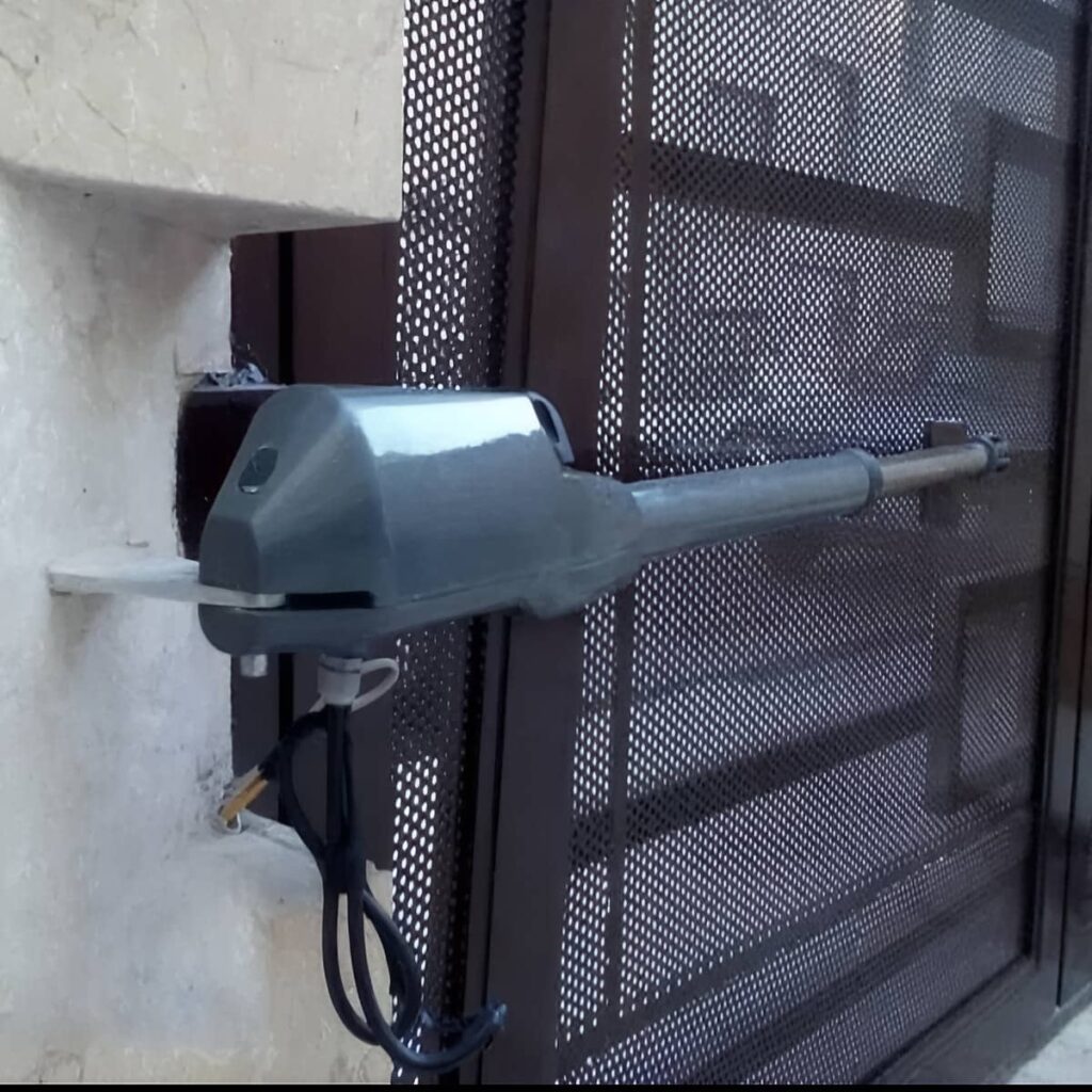ریموت مشکی کنترل دسترسی کنار سوئیچ خودرو ریموت مشکی کنترل دسترسی کنار سوئیچ خودرو