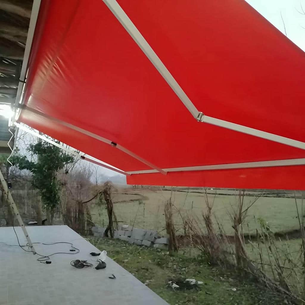 سایبان اتوماتیک خاکستری با قاب فلزی گرگان