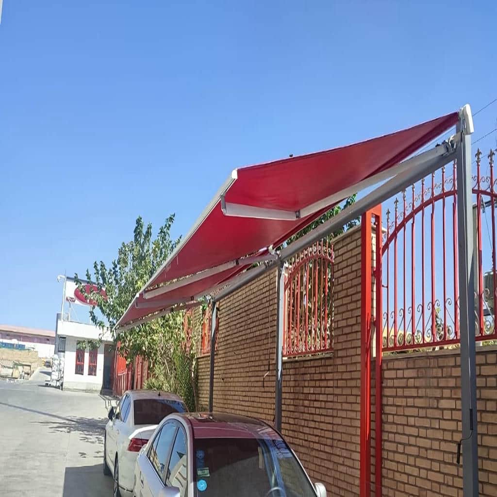 سایبان برقی خاکستری جمع شده کنار آیفون اردبیل سایبان برقی خاکستری جمع شده کنار آیفون اردبیل
